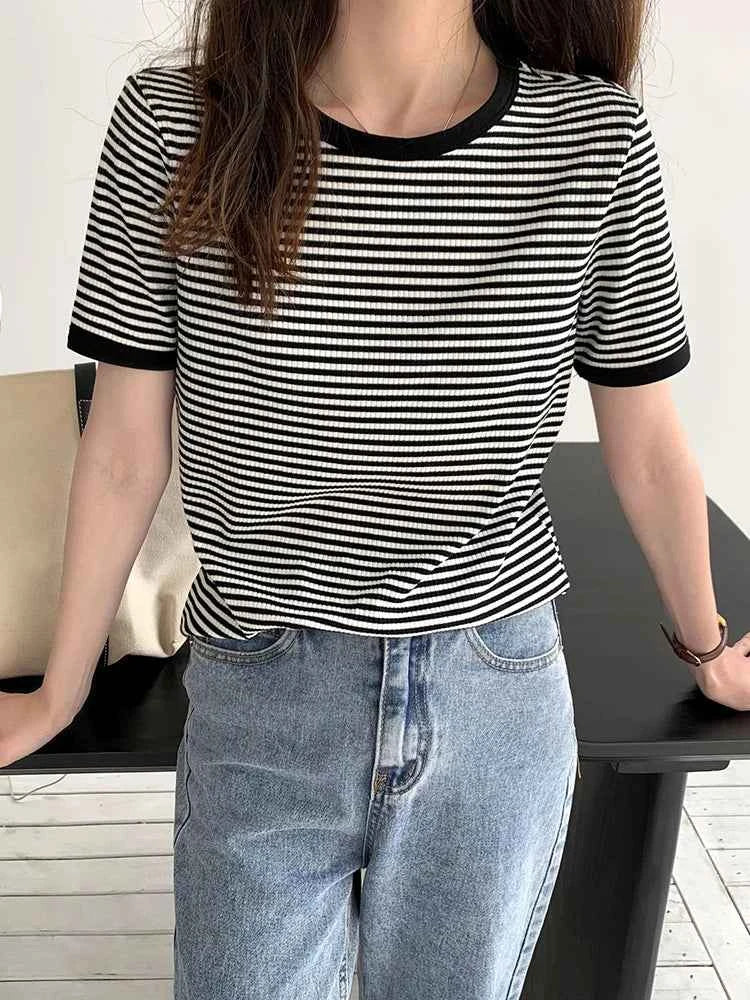Striped Short Sleeve T-shirt Women's Summer New Korean Version Loose Retro Contrast Slim Round Neck Top Women's Fashion Casual