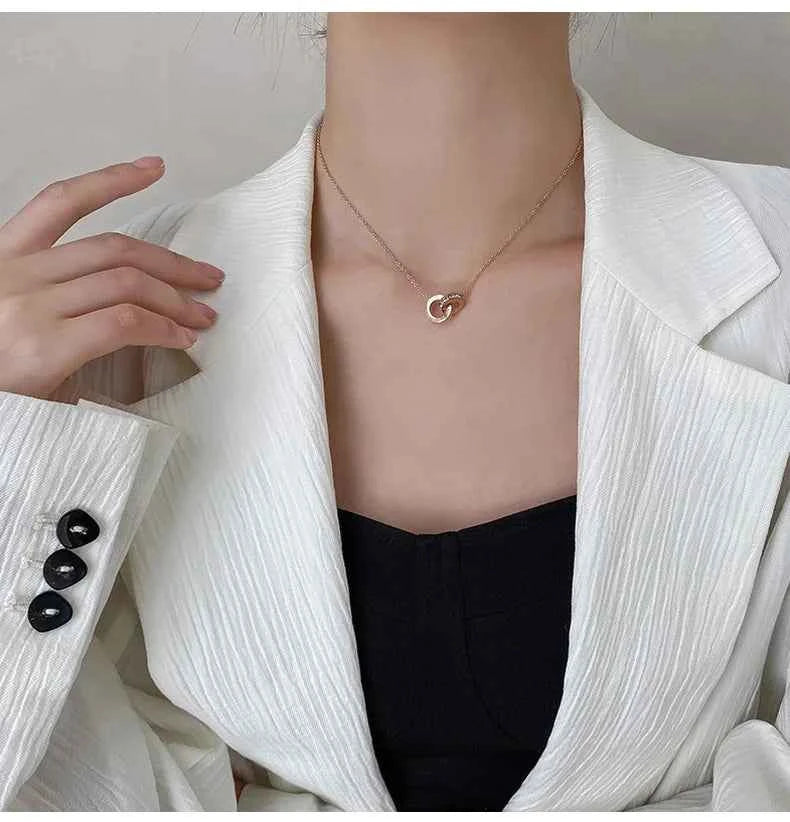 L91 new stainless steel rose gold square diamond Roman numeral double-buckle short necklace