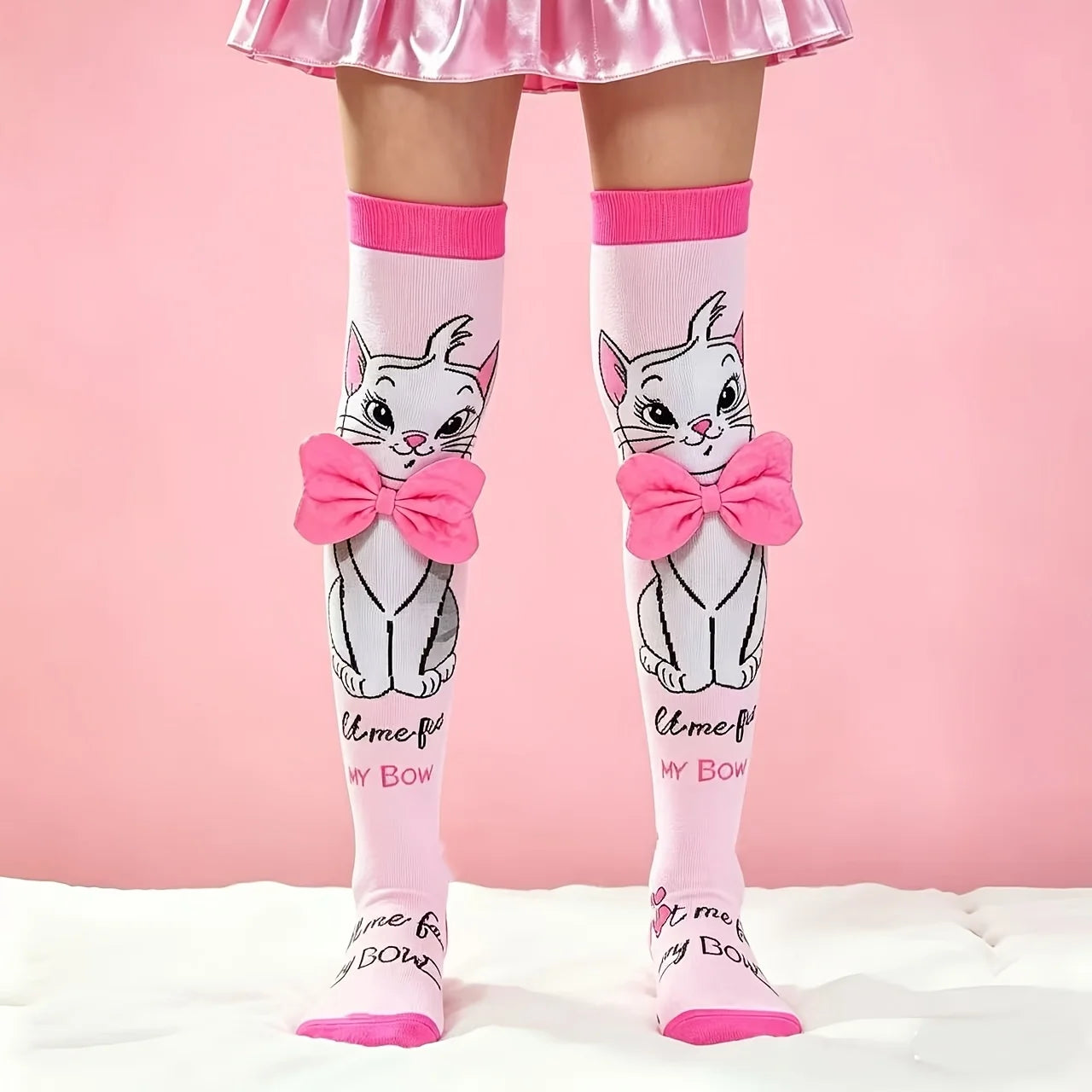 1 pair of cartoon cat girls' knee socks, playful style, high elasticity without straining their legs, with three-dimensional bow