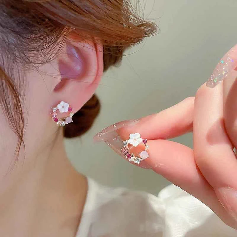 Green Flower Rhinestone Stud  Earrings For Women Sweet Delicate Fashion Personality Design Sense Commuter New Earring Wholesale