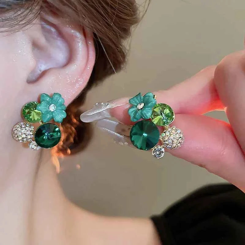 Green Flower Rhinestone Stud  Earrings For Women Sweet Delicate Fashion Personality Design Sense Commuter New Earring Wholesale