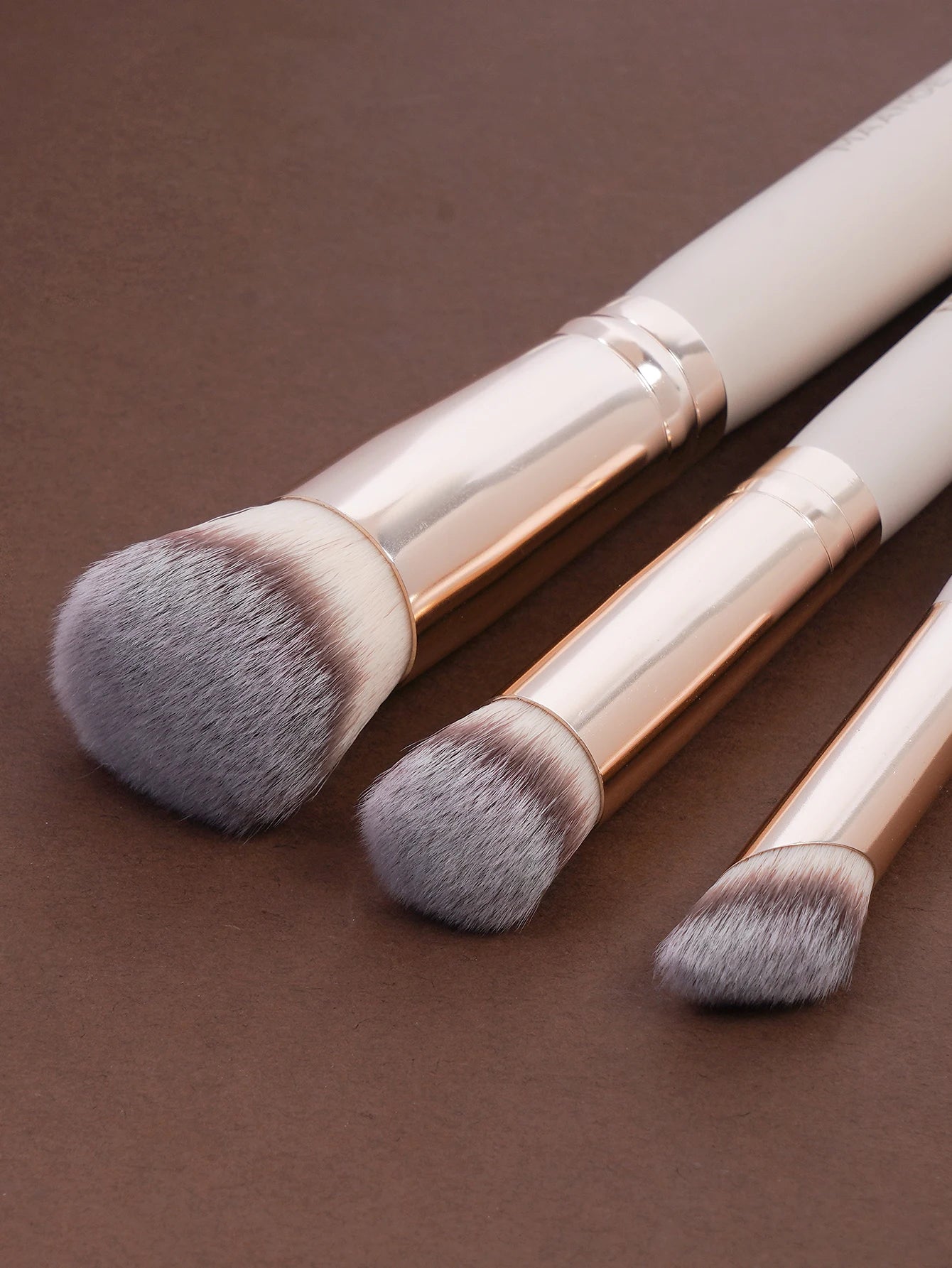 Maange 3Pcs Makeup Brushes + 2Pcs Triangle Powder Puff Set Concealer Eye Shadow Makeup Brush Blending Cosmetic Beauty Tools