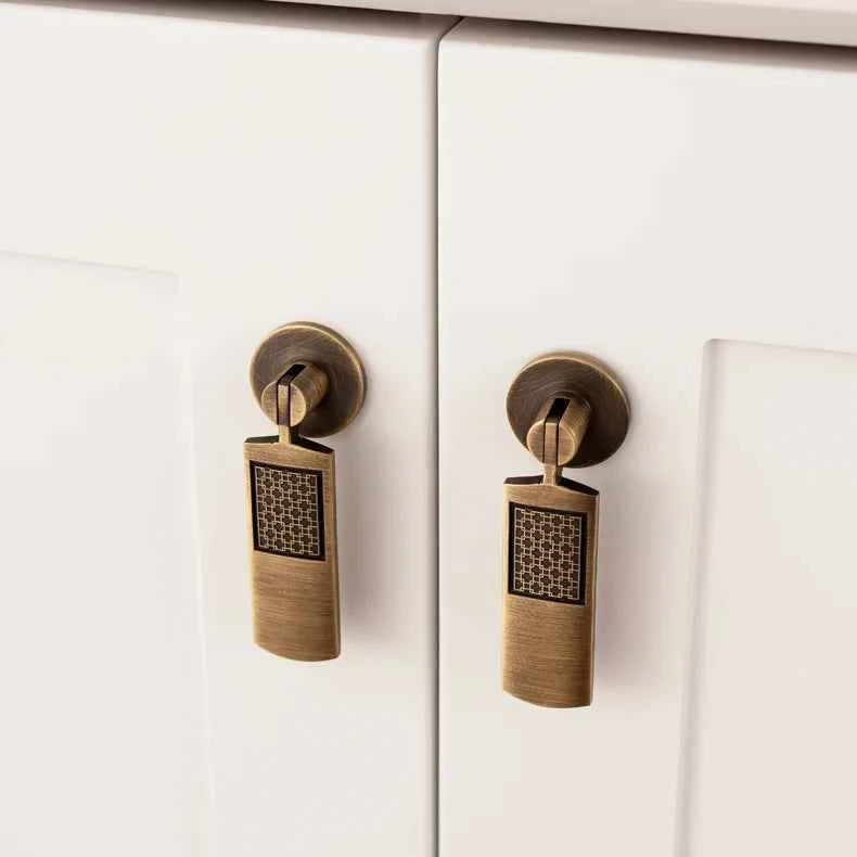 Santaya Antique Brass Handle Luxury Bronze Pull Kitchen Cabinet Handle Wardrobe Drawer Knob