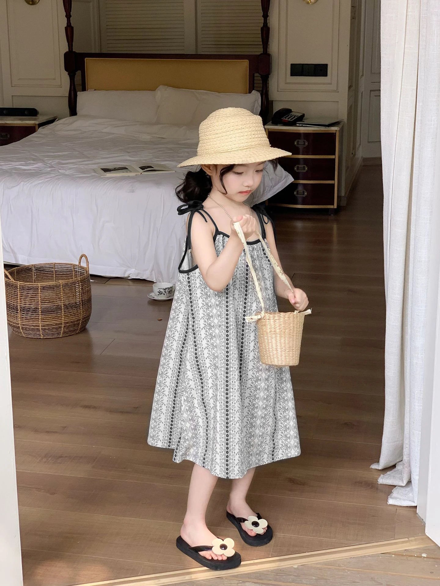 Bohemian printed style vacation dress For 1-9 Yrs Baby Girls 6.1 Children's Day Party Costumes Sleeveless loose beach Dress 2026