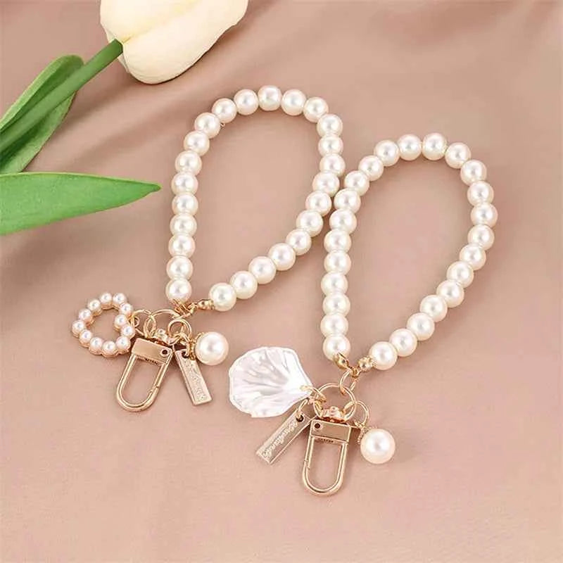 New Arrival Pearl Heart Charm Keyring Bag Charm Accessory for Women, Trendy Key Pendant for Backpacks, Unique Gift Idea