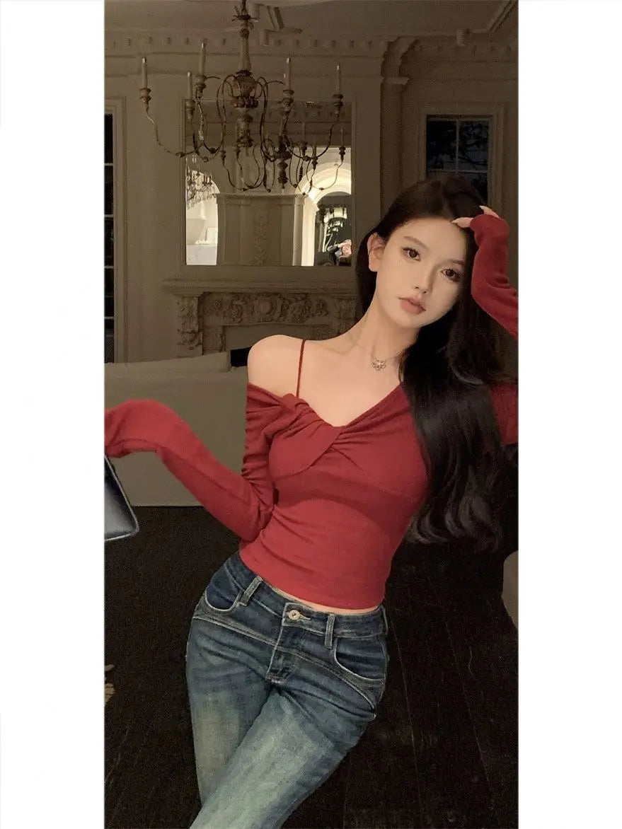 Pure Sexy Hot Girl Sexy Top for Women in Autumn and Winter One-shoulder Irregular Kink Design Base Shirt