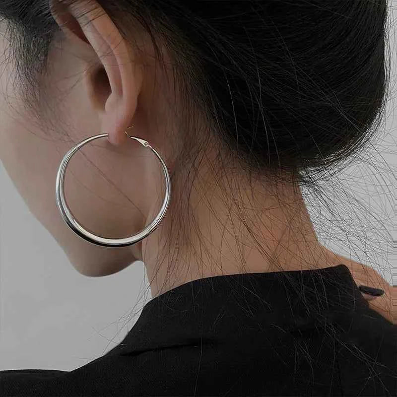 Fashion Exaggerated Big Circle Hoop Earrings for Women Statement Jewelry Smooth Circle Earrings Femme Boucles d'oreilles