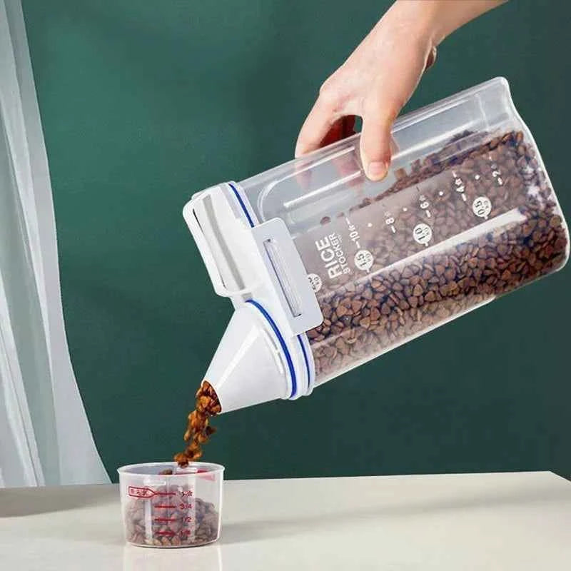 1.5kg/2kg Dog Cat Food Storage Container Plastic Pail With Measuring Cup Airtight Moisture Proof Pet Supplies Kitchen Jar