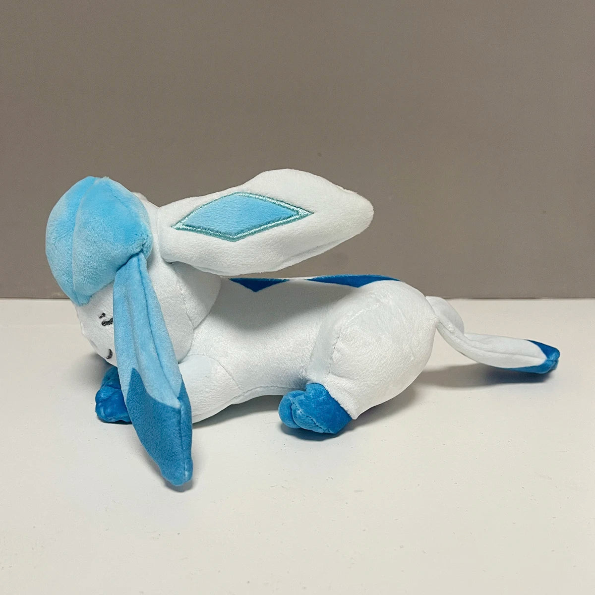 New Pokemon Snivy Abra Treecko Plush Kawaii Eevee Charizard Pikachu Genger Jirachi Blastoise Doll Aerodactyl Wholesale Gifts