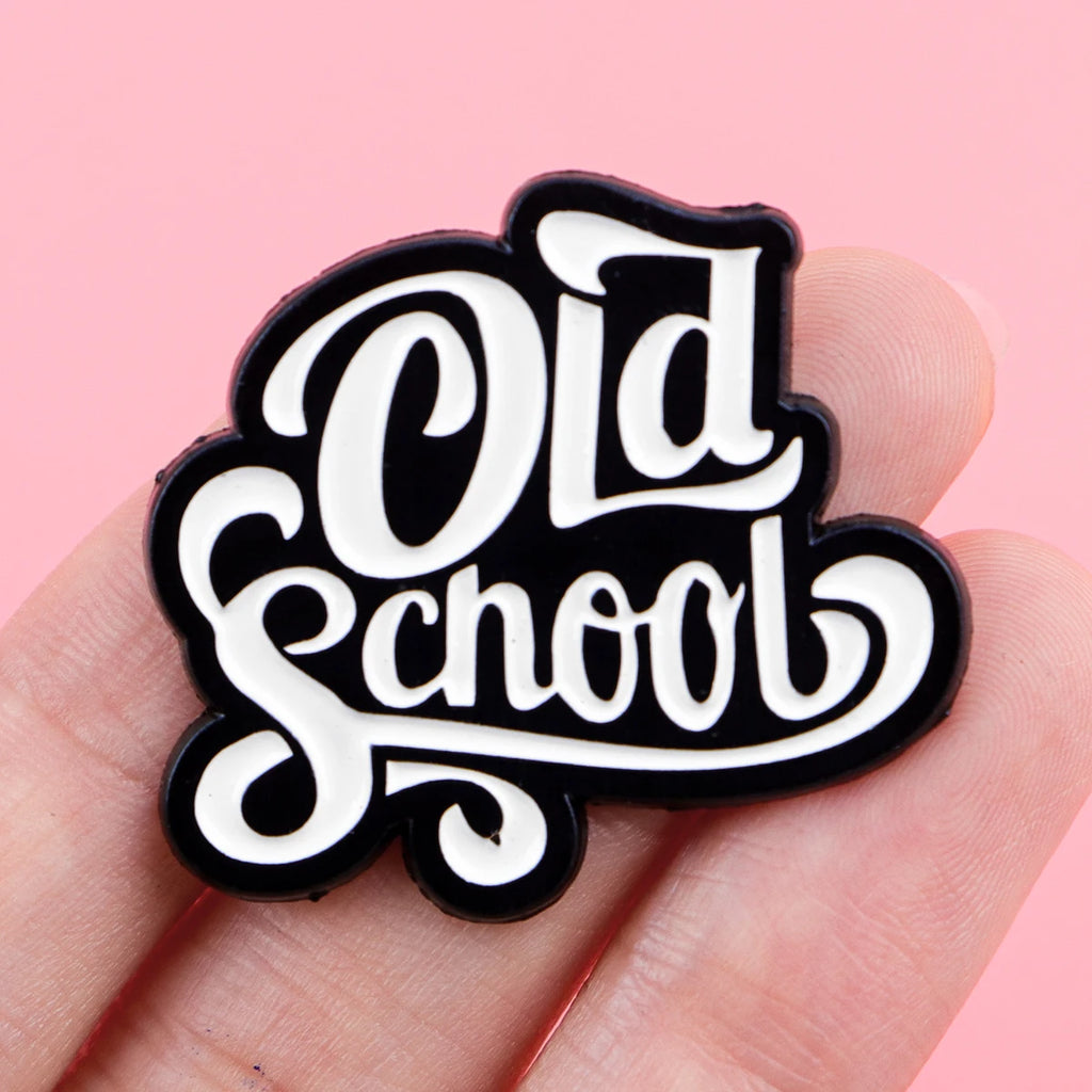 Vintage 1985 Brooch Creative Tape Enamel Pins Music TV Lapel Pin For Backpack Clothing Accessories Metal Badge Jewelry Gift