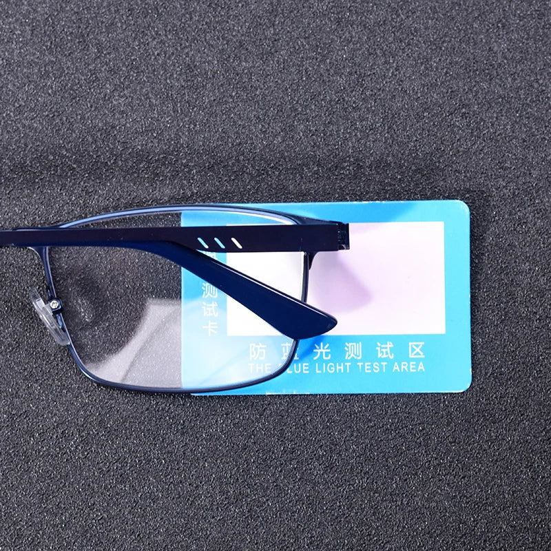 High Quality Stainless steel Reading Glasses Men Women Fashion Presbyopic Eyeglasses Business Hyperopia Anti Blue Light Eyewear1