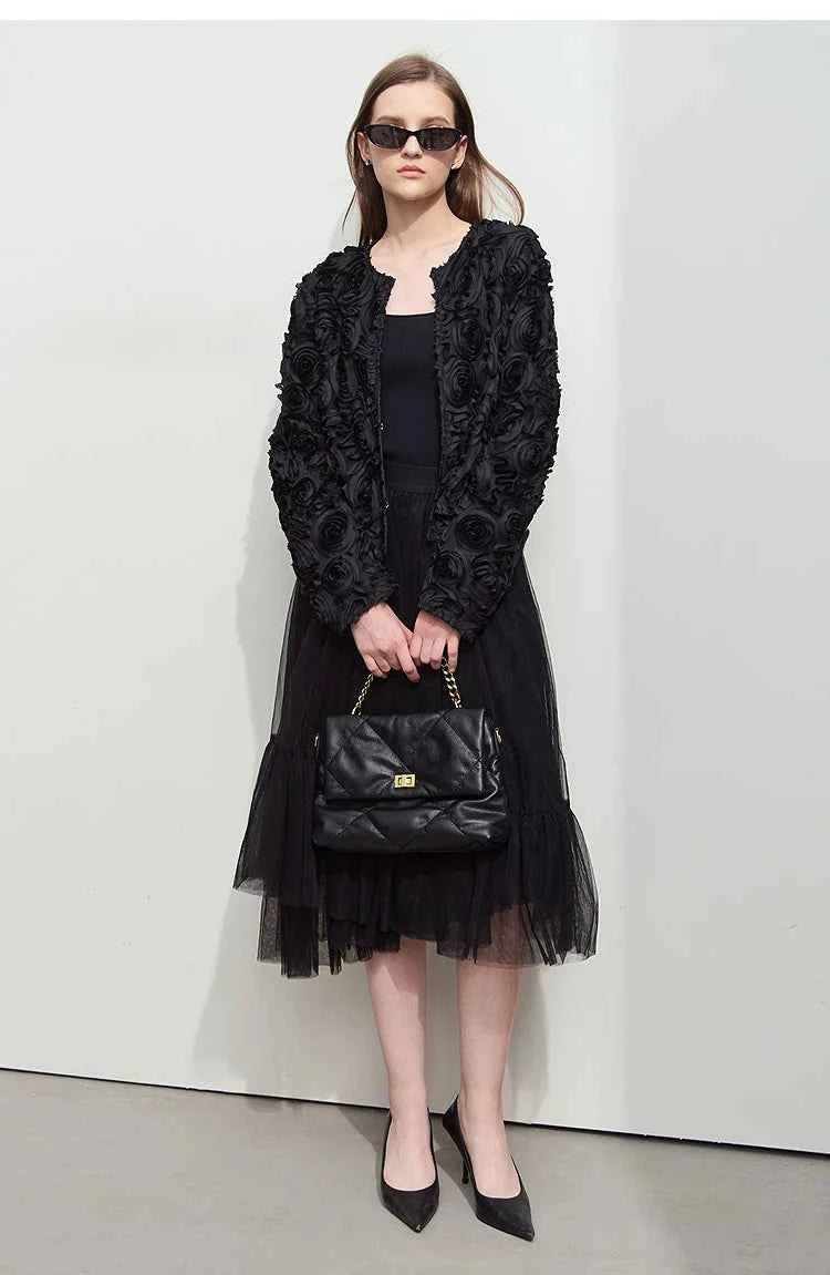 AMII Minimalism Short Jacket Women 2025 Autumn New Elegant Romantic Stereoscopic Flower O-Neck Hook Button Outwear Coat 12521066