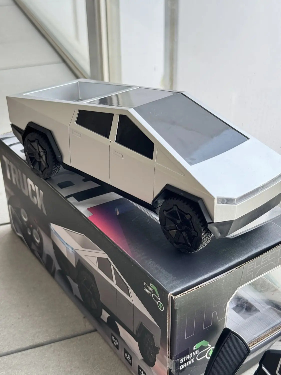 1:12 Rc Cybertruck Offroad Station Wagon Batmobile Rc Car Simulation Pickup Truck Simulation Collection Model Kids Toys Boy Gift