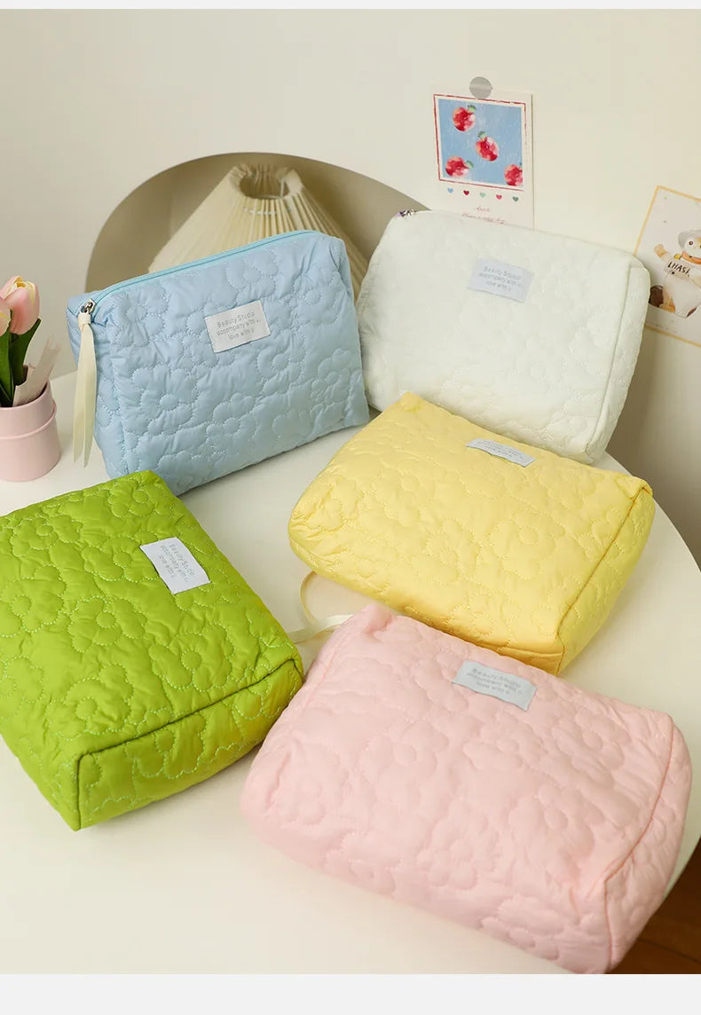 Embroidery Large-Capacity Cosmetic Bag Waterproof Portable Storage Bag Travel Makeup Pouch