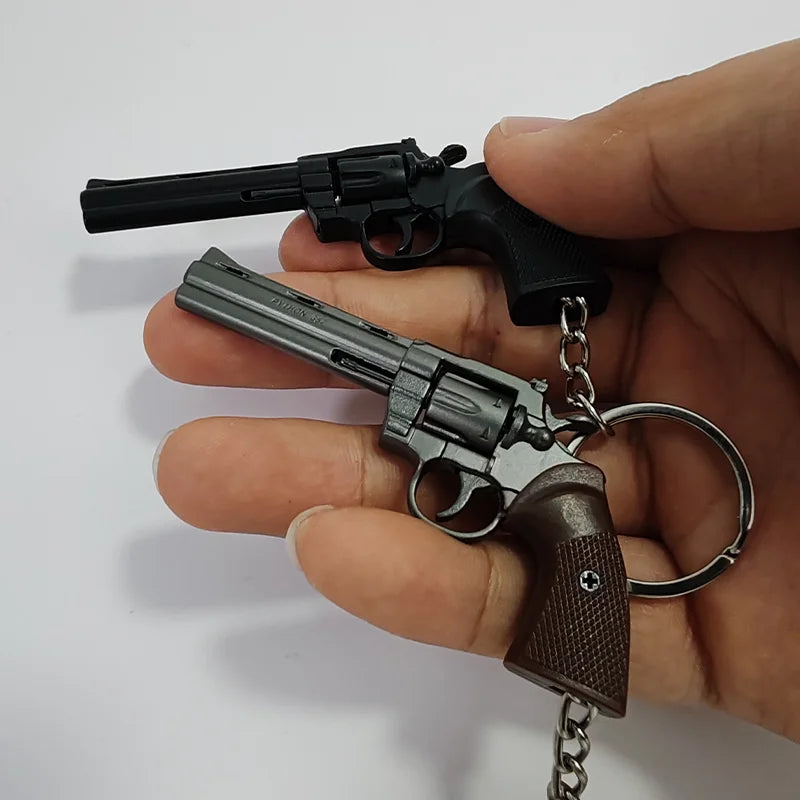 7cm Detachable Colt 357 Revolver Metal Gun Keychain Model Military-themed Keyrings Car Keychain Fashionable Men Accessories