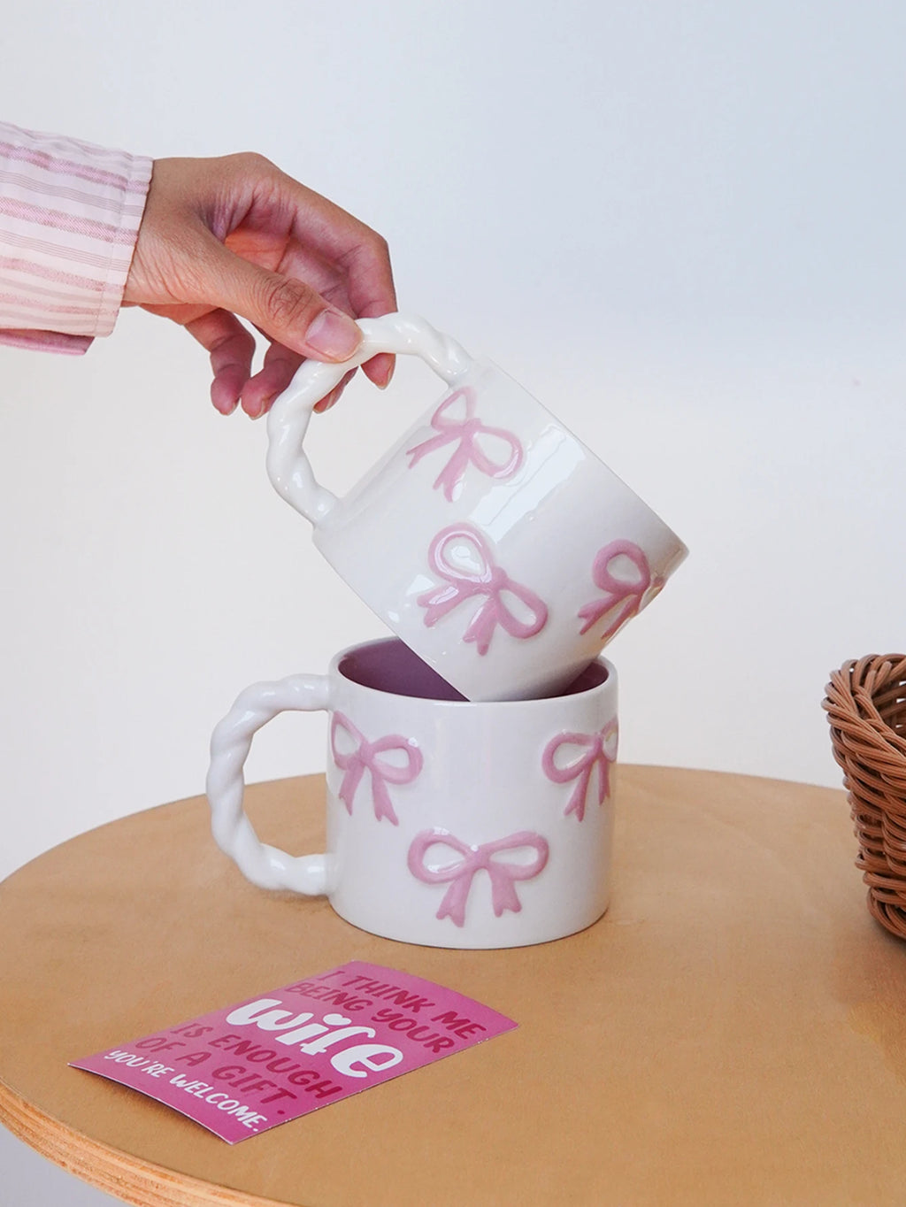 1Pc 13.4oz Pink Ceramic Mug with Bowknot, Ceramic Cup with Twisted Handle, Exquisite and Simple Pink Embossed Cup, Suitable for Latte Art in Coffee Shops, Home Decor Drinkware, Drinking Cup for Kitchen, Living Room, Bedroom,