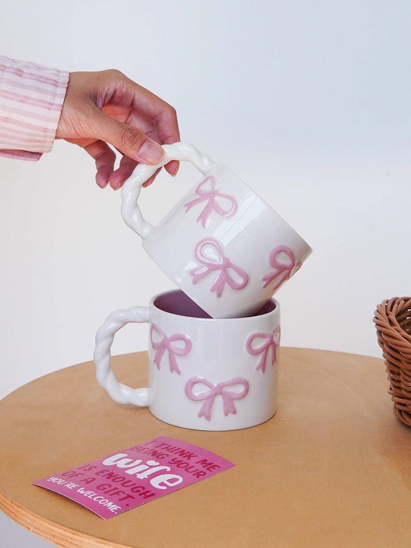 1Pc 13.4oz Pink Ceramic Mug with Bowknot, Ceramic Cup with Twisted Handle, Exquisite and Simple Pink Embossed Cup, Suitable for Latte Art in Coffee Shops, Home Decor Drinkware, Drinking Cup for Kitchen, Living Room, Bedroom,