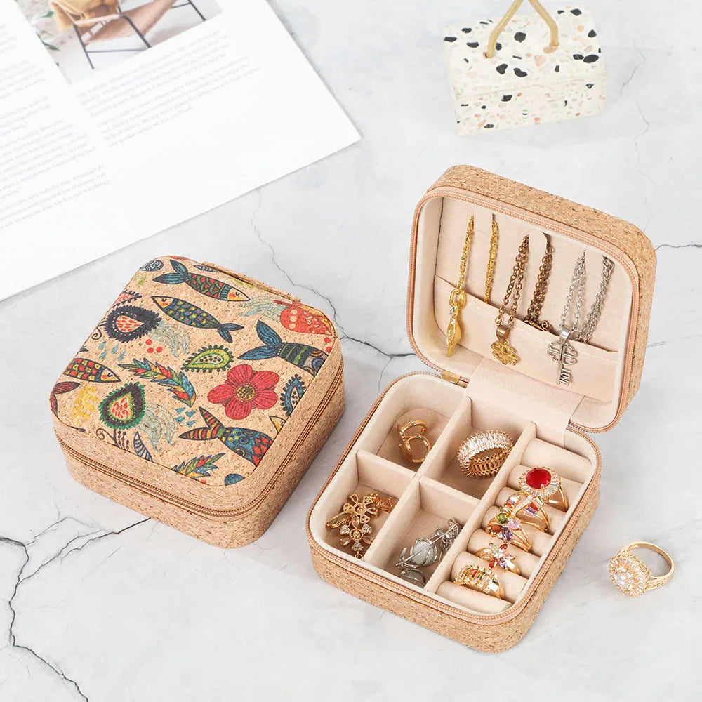 Mini Retro Jewelry Box Portable Travel Jewelry Organizer Display Case for Rings Earrings Necklace Bracelets Jewelry Storage Case