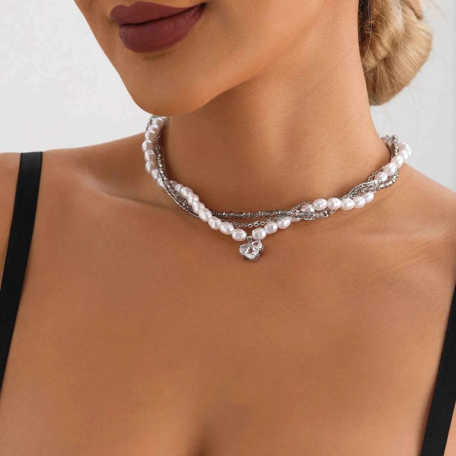 Y2K Heart Beaded Necklace Women Boho Crystal Class Gravel Clavicle Chain Cool Y2K Choker Exquisite Fashion Jewelry