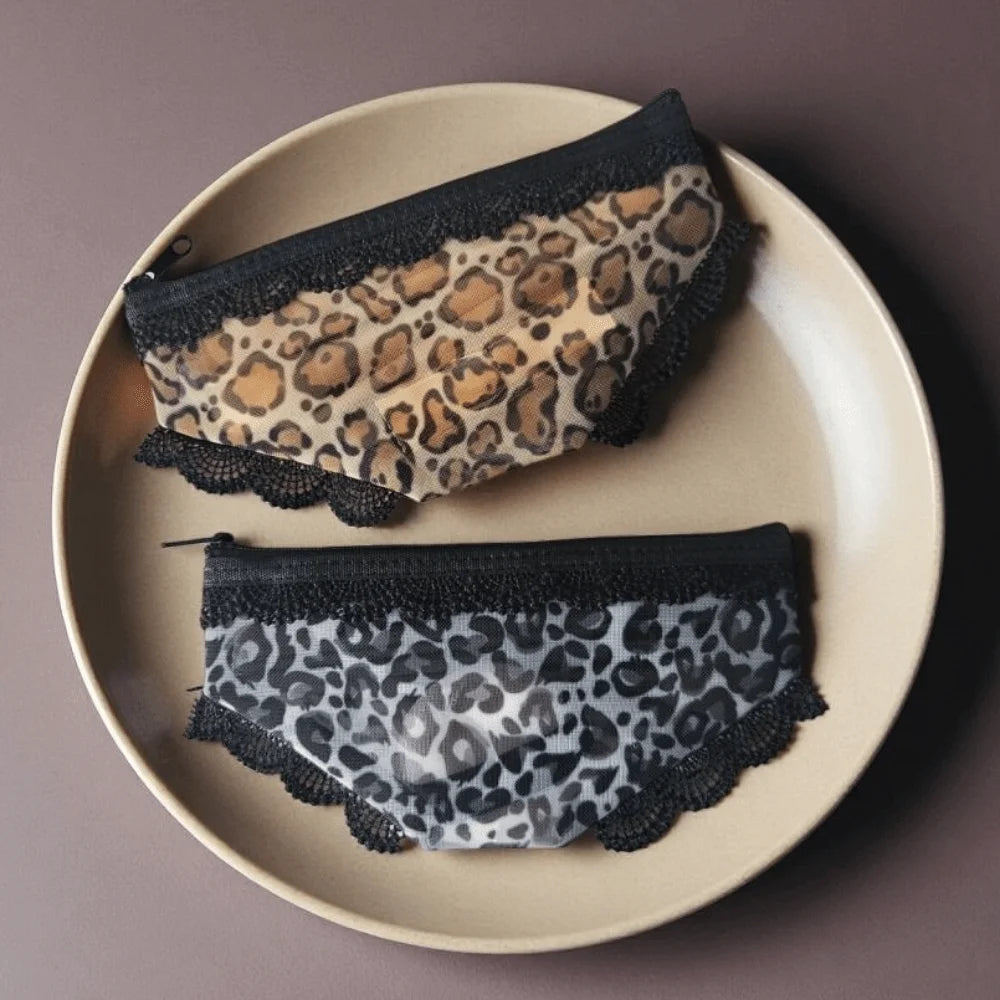 New Briefs Shape Cosmetic Bag Mesh Lace Heart Makeup Storage Pouch Y2K Transparent Toiletry Bag Storage for Travel