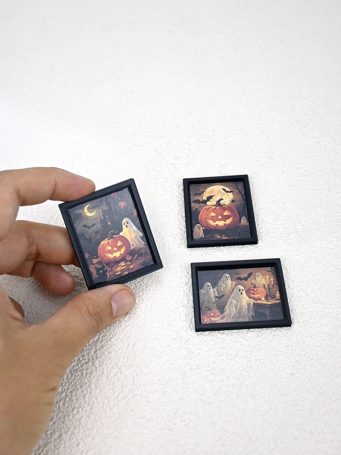 A Halloween Wall Hanging Decoration, Halloween and Easter Decorations, 1/6, 1/12 Dollhouse Model House Accessories, Photography Props, Micro-Landscape Decorations, Miniatures, Small Gifts, Giveaways, Home Decor Figurines