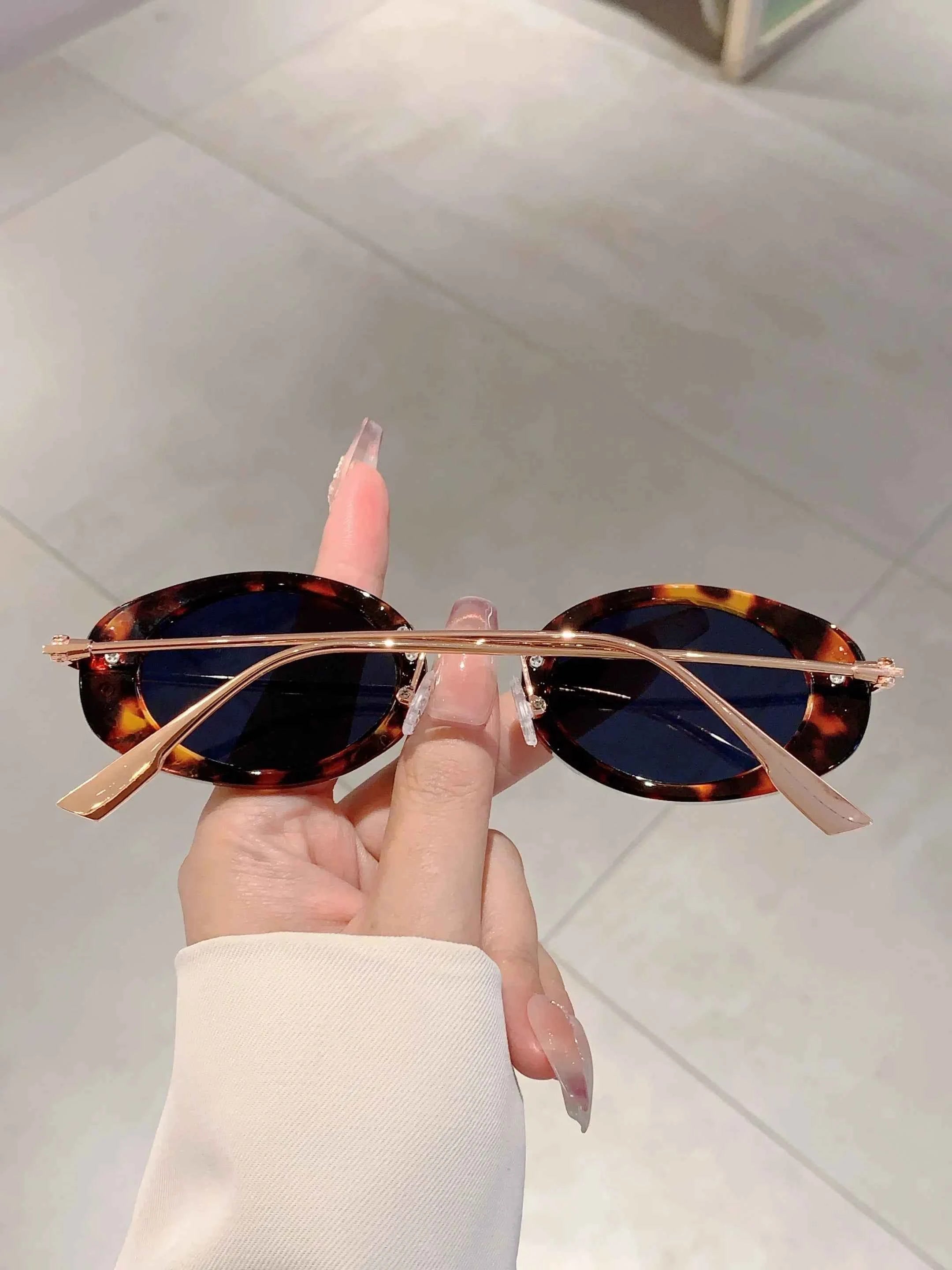 Small Oval Frame Retro Sunglasses Luxury Metal Designer Shades Women's Trendy Fashion Brand Leopard Beach Sun Glasses for Lady