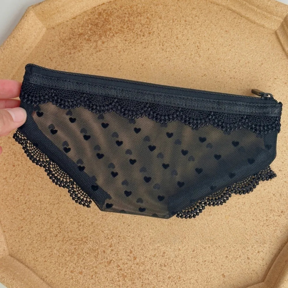 New Briefs Shape Cosmetic Bag Mesh Lace Heart Makeup Storage Pouch Y2K Transparent Toiletry Bag Storage for Travel
