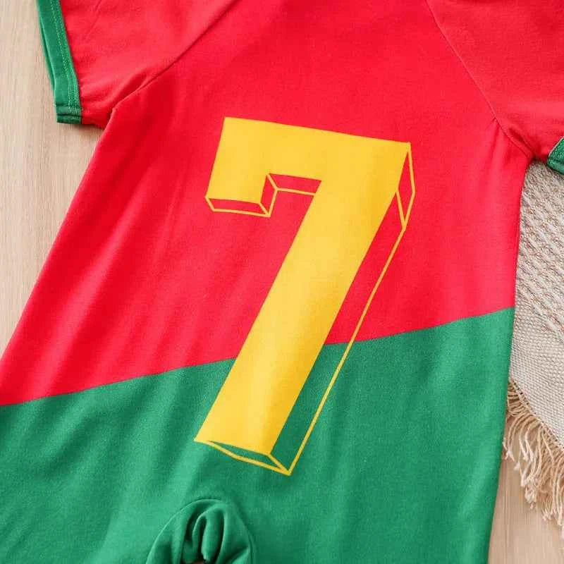 Newborn Baby Clothes Red and green Match colors No.7 Football suit 0 3 6 9 12 Months summer short-sleeved baby jumpsuit