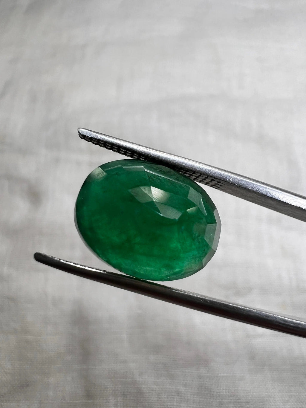 Premium 5.91 Ct Natural Zambian Emerald Oval Shape Loose Green Gemstone for Rings Pendant Jewelry