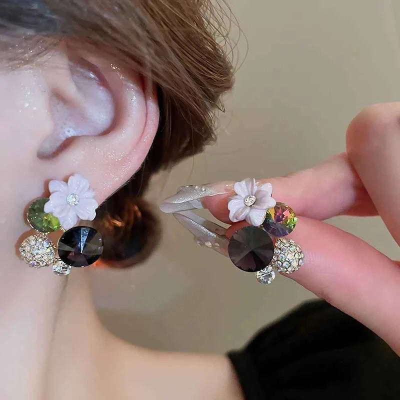 Green Flower Rhinestone Stud  Earrings For Women Sweet Delicate Fashion Personality Design Sense Commuter New Earring Wholesale