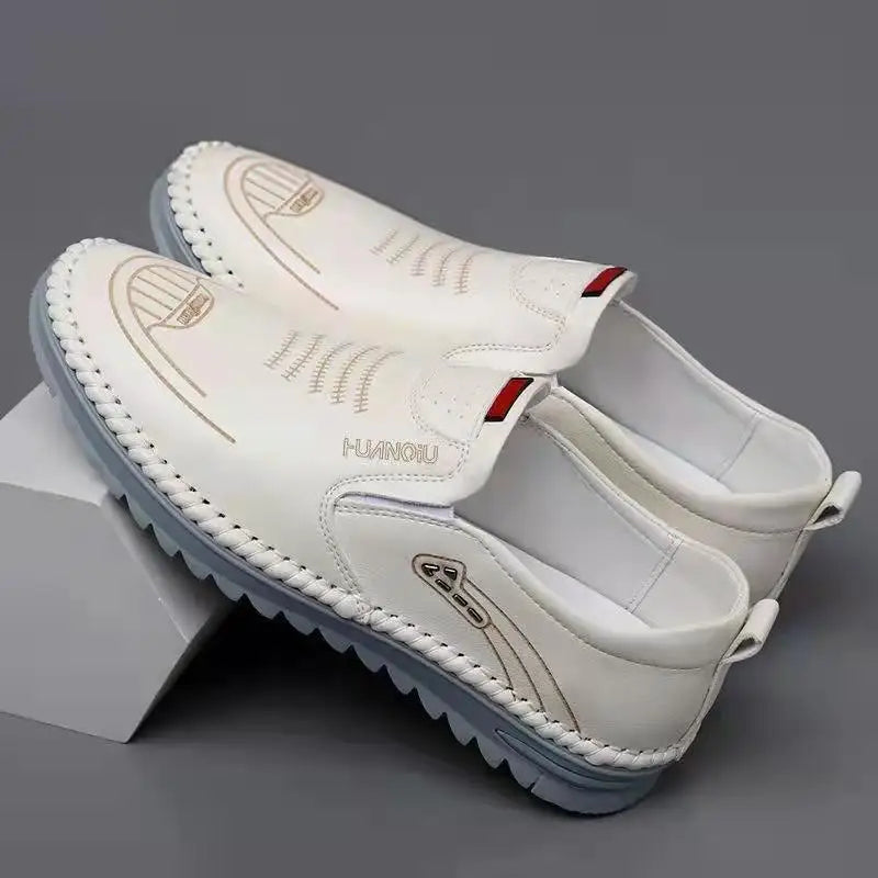 Fashionable Soft Leather Men's Shoes Wear-Resistant Bean Bean Shoes Breathable round Toe Flat Heel Casual Shoes for Spring