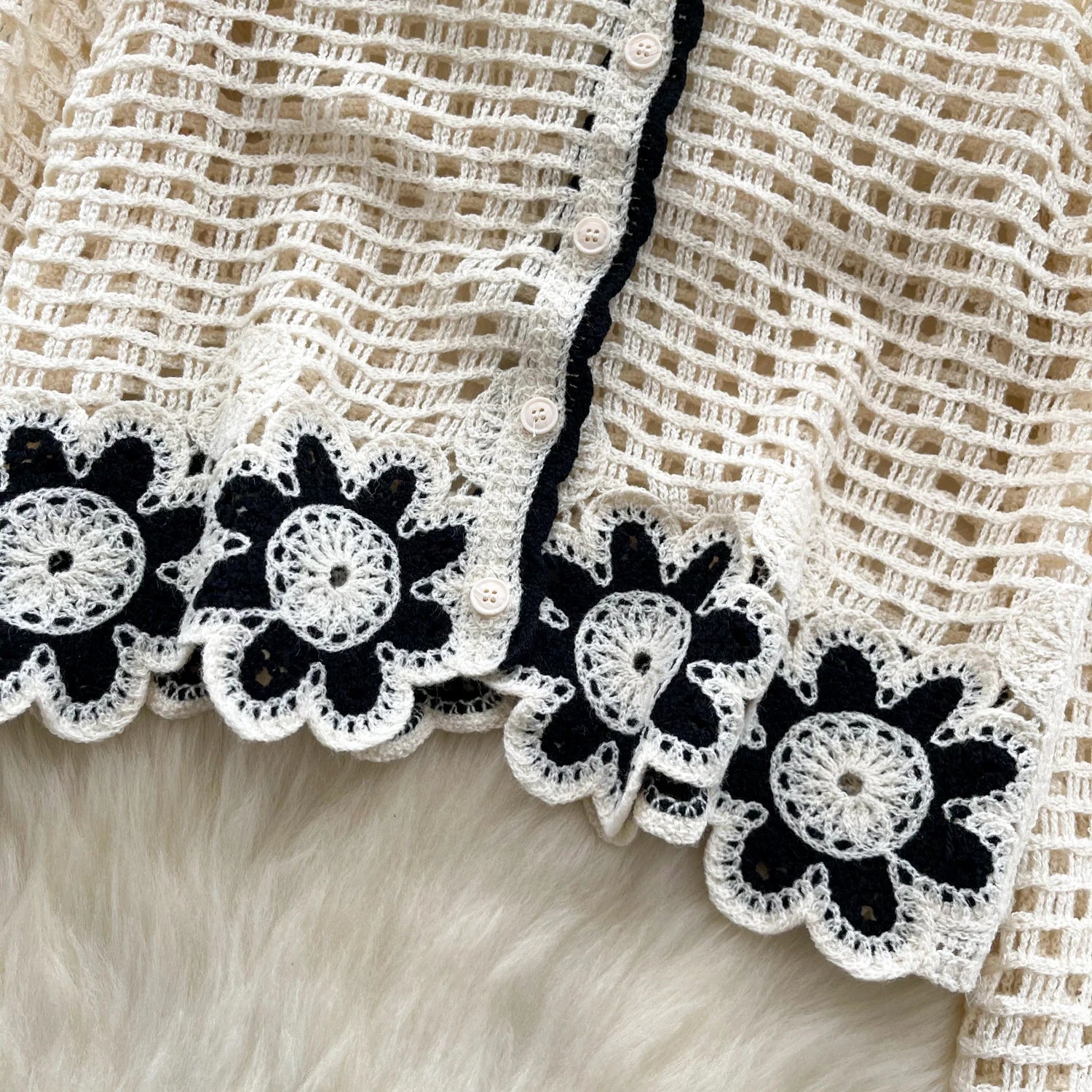 Floral Crochet Top Long Sleeve Sheer Open Knit Button Up Crop Blouse Women Teengirl Spring Summer Fairycore Boho Vacation Outfit