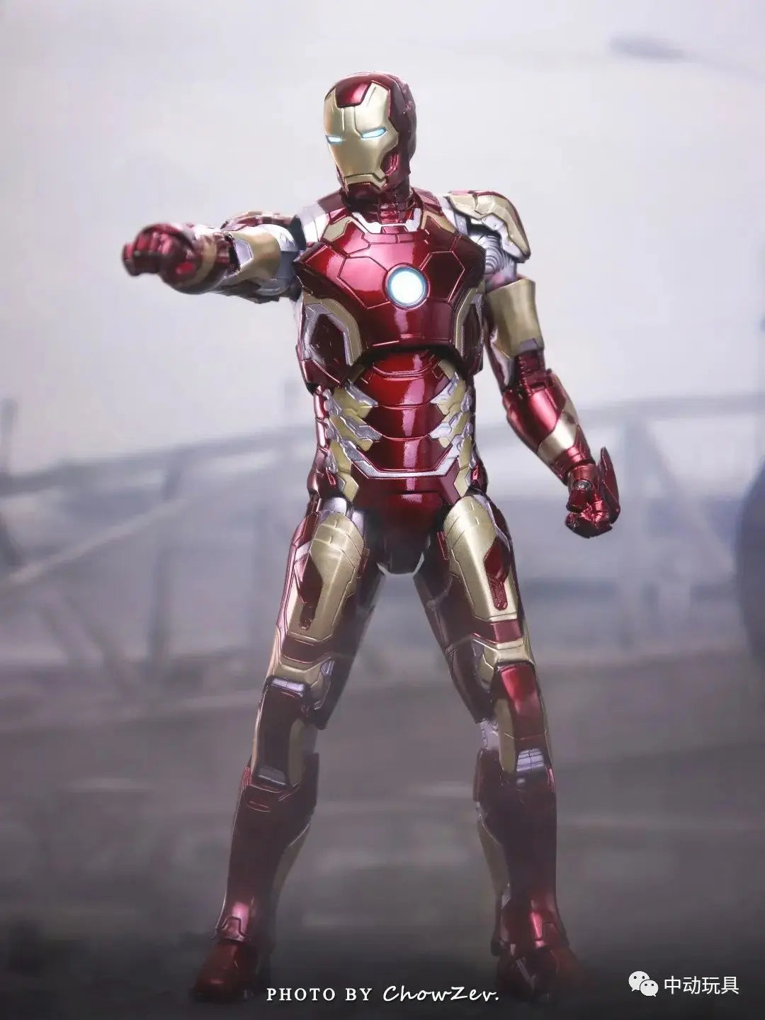 ZD Toys LED Light Iron Man MK1 MK2 MK3 MK4 MK5 MK6 MK7 MK43 MK50 7" Movie Action Figure Tony Stark Legends Toys
