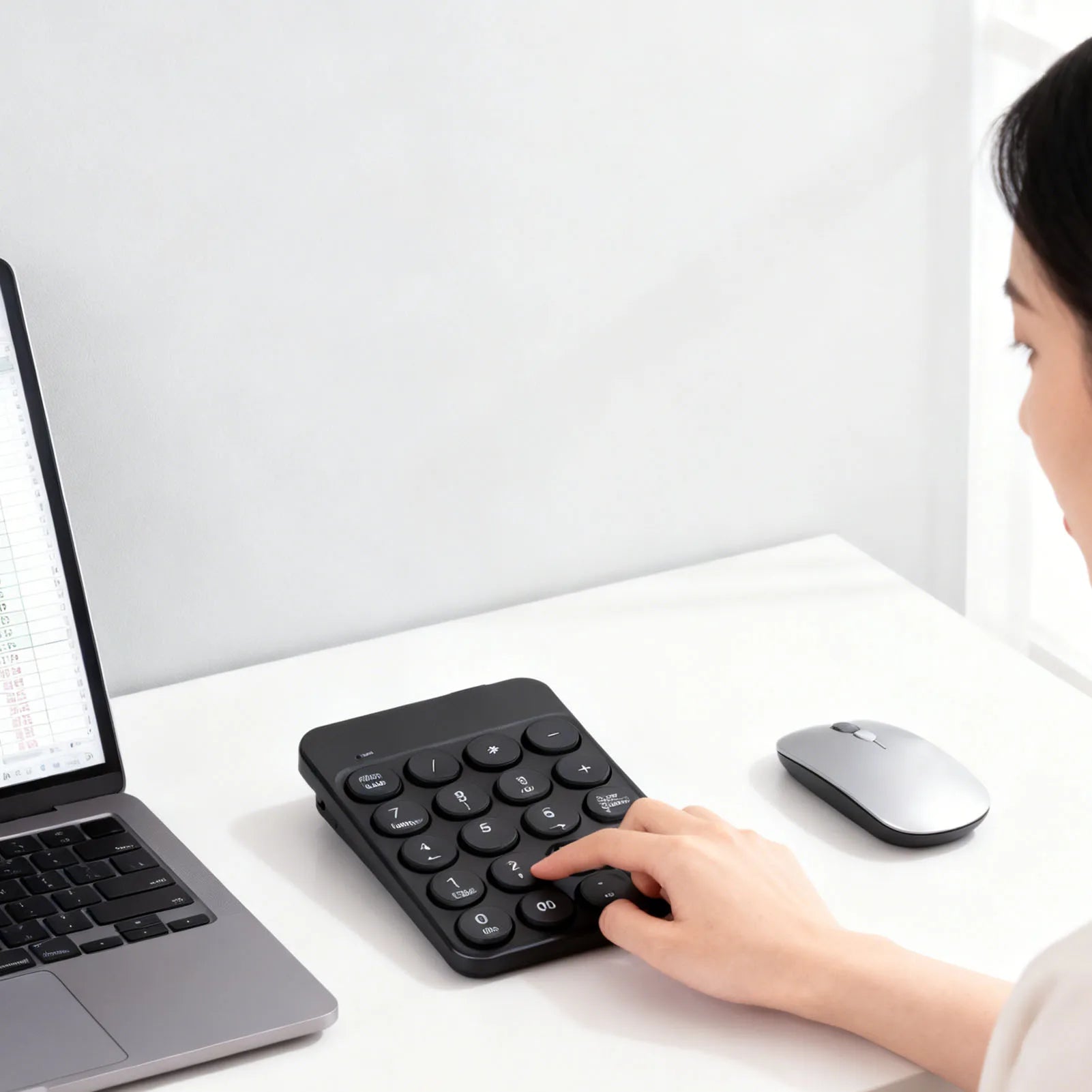 Mini Numeric Keypad with Round Keycaps 2.4G Wireless & BT Portable Financial Accounting Numpad Number Keyboard for PC Laptop