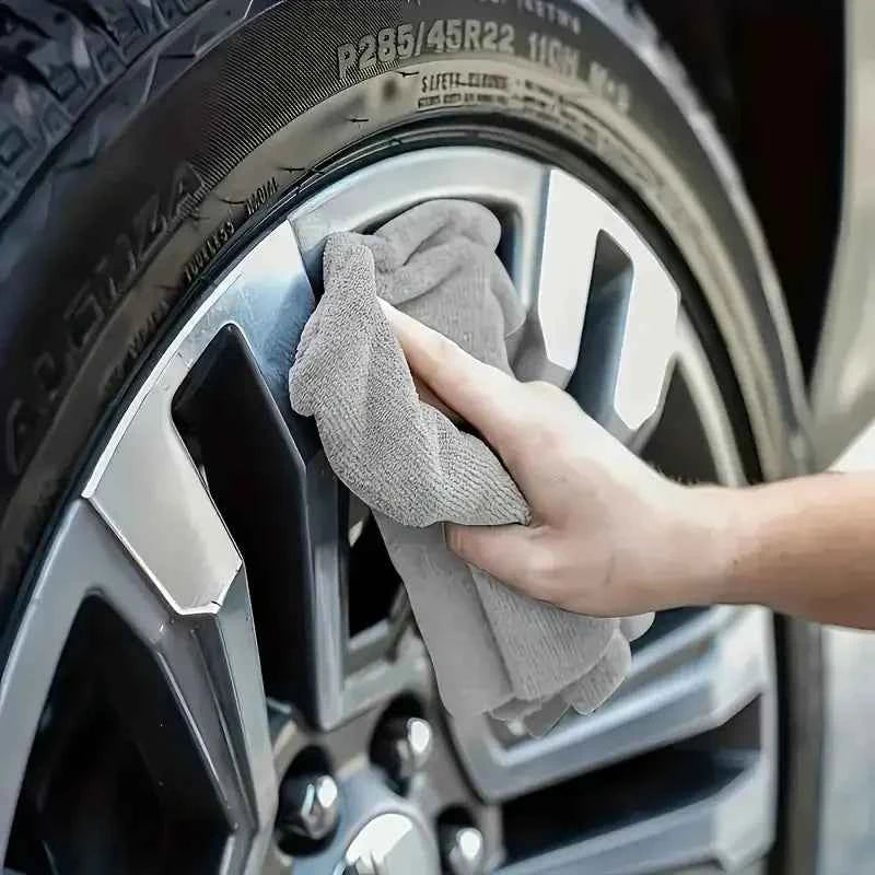 Thick Microfiber Cleaning Cloths for Streak-Free Shine