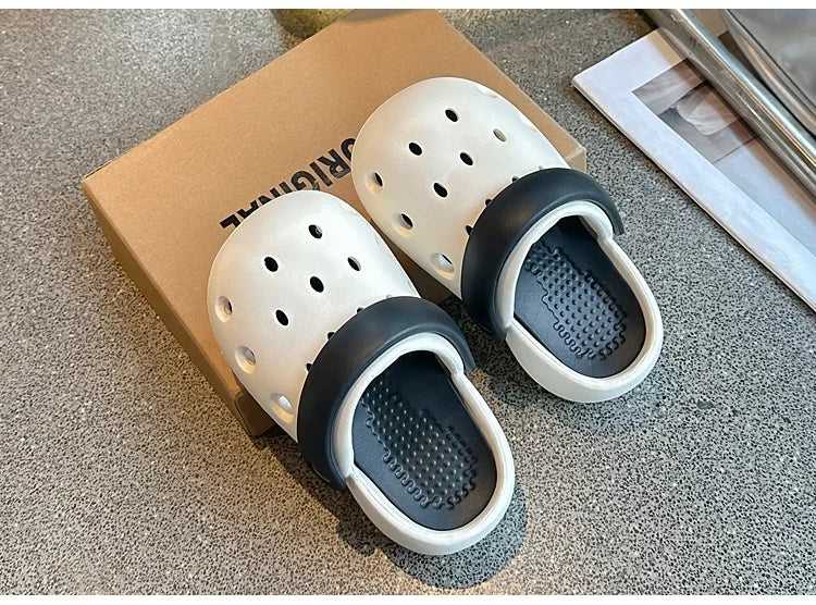 Kids Sandals Outdoors 2025 New Children Slippers Non-slip Soft Sole Students Beach Shoes Hollowed-out Breathable Fashion Trendy