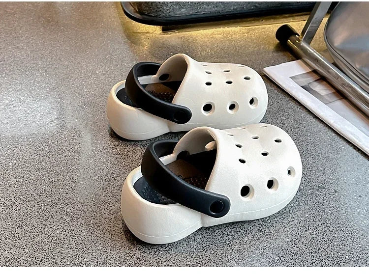 Kids Sandals Outdoors 2025 New Children Slippers Non-slip Soft Sole Students Beach Shoes Hollowed-out Breathable Fashion Trendy