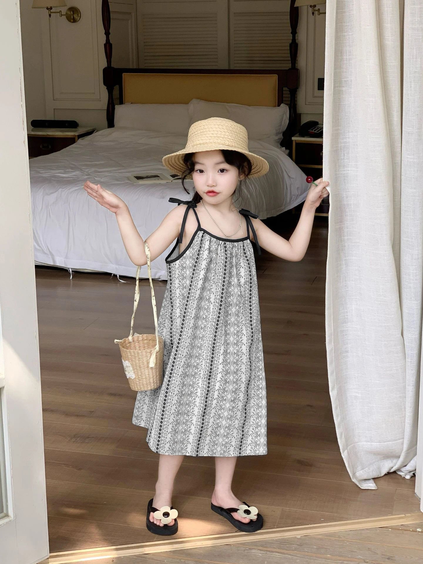 Bohemian printed style vacation dress For 1-9 Yrs Baby Girls 6.1 Children's Day Party Costumes Sleeveless loose beach Dress 2026