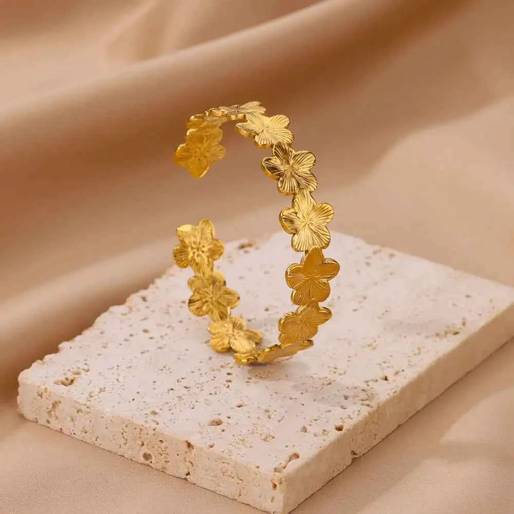 Vintage Flower Bangles For Women Gold Color Stainless Steel Flower Bangles Bracelets Femme Jewelry Party Gift pulseras