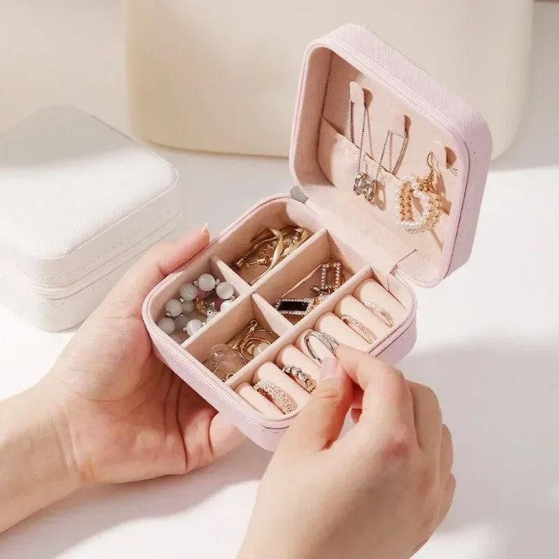 Portable Mini Jewelry Storage Box Travel Organizer Jewelry Case Leather Storage Earrings Necklace Ring Jewelry Organizer Display