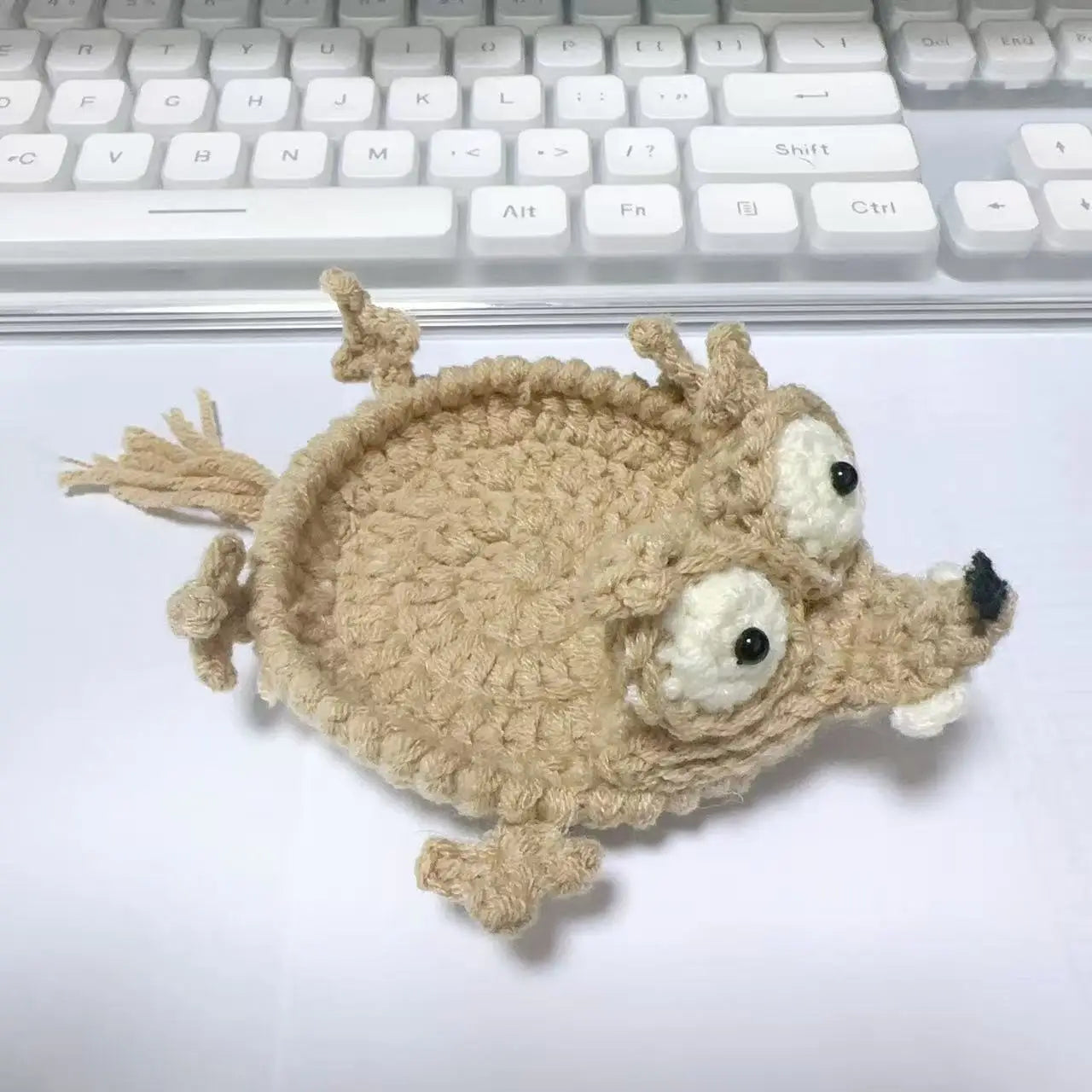 1PC Home decor; Coaster; Heat pad; Squirrel shape; Creative desktop ornament; Hand-woven handicraft; Crochet yarn product.