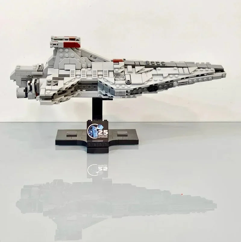 NEW 660PCS Space Venator Class Star Destroyer Midi Scale Moc Building Blocks Model Creative Expert Bricks DIY Assemble Toys Gift