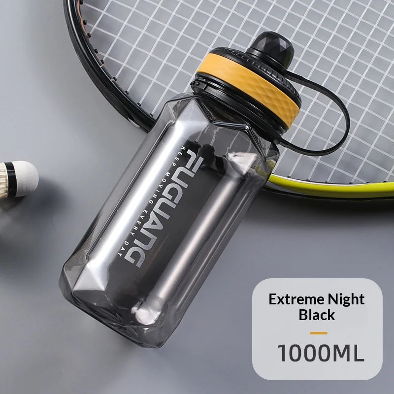 Large-capacity Sports Water Bottle Made of PC Material with Leak-proof Design Suitable for Use in Fitness Venues and Outdoors
