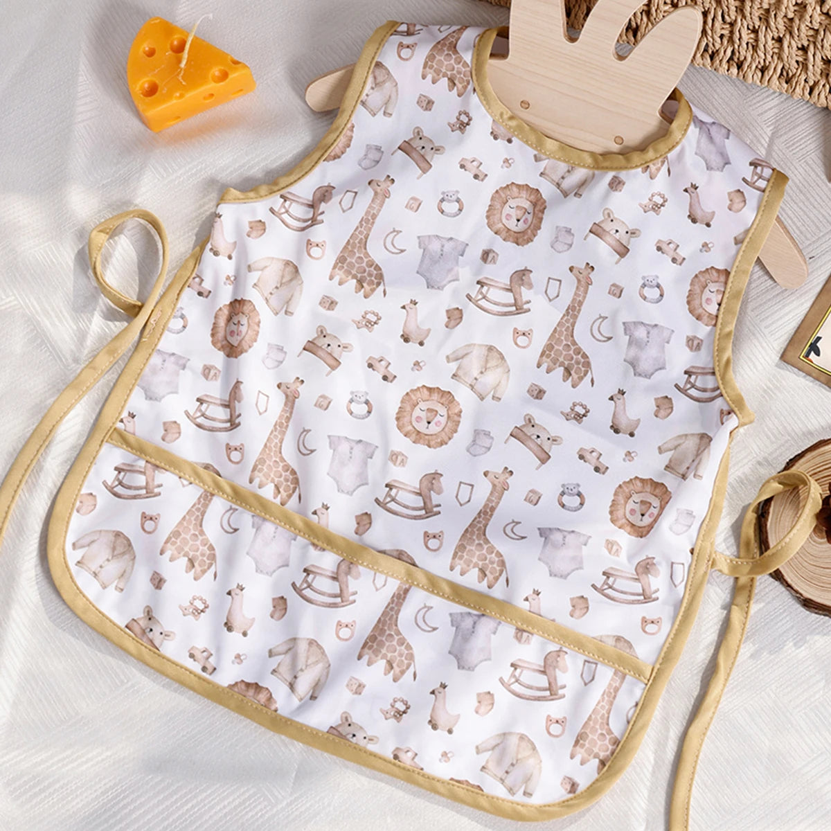 Elinfant waterproof magic tape baby feeding bibs, multifunctional breathable baby saliva towel burp cloth