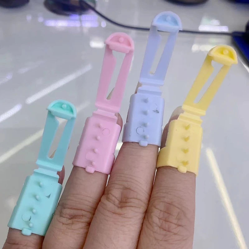 Yarn Guide Finger Holder Set Yarn Guide Separated Yarns Tools Metal Knitting Thimble Crafting Accessories