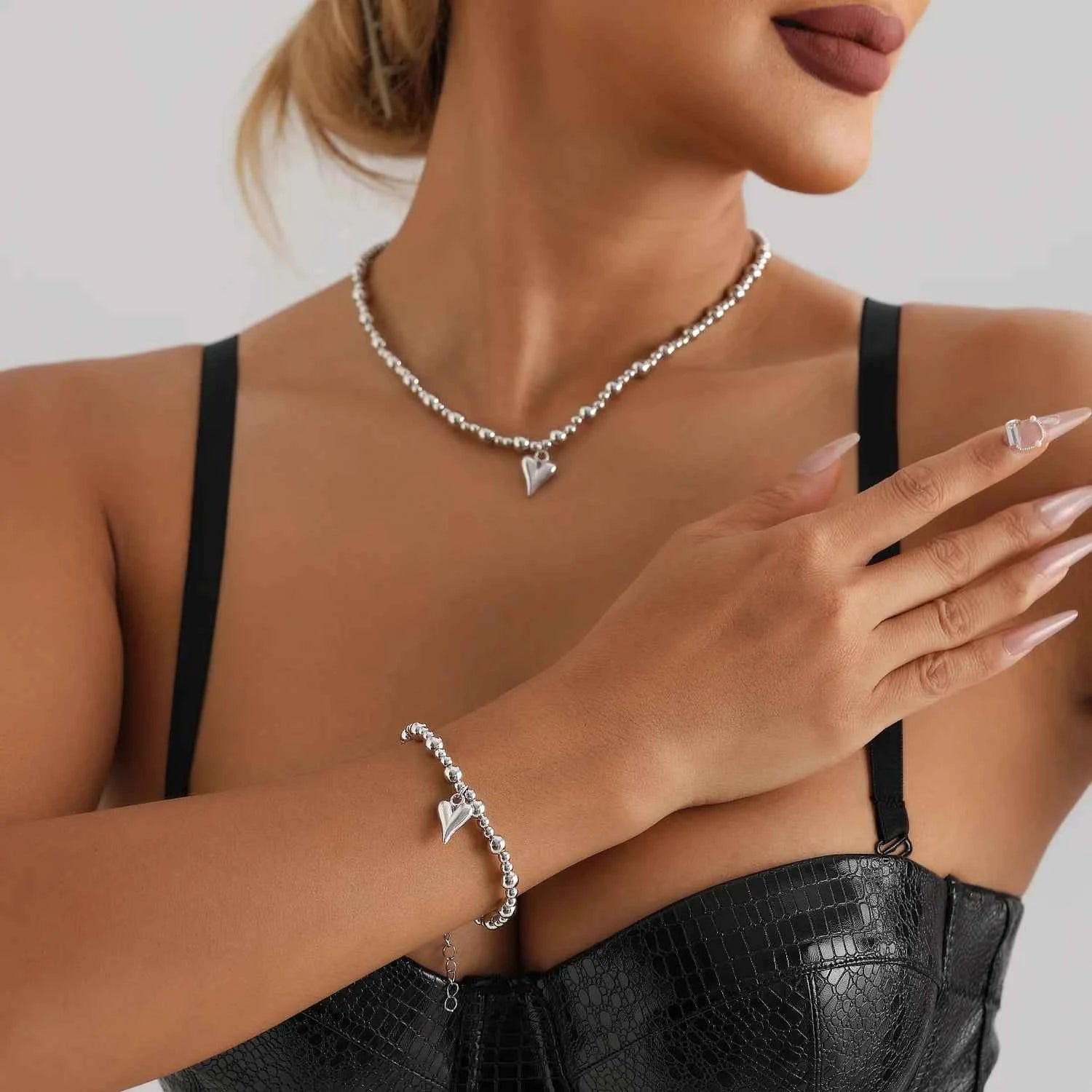 Y2K Heart Beaded Necklace Women Boho Crystal Class Gravel Clavicle Chain Cool Y2K Choker Exquisite Fashion Jewelry