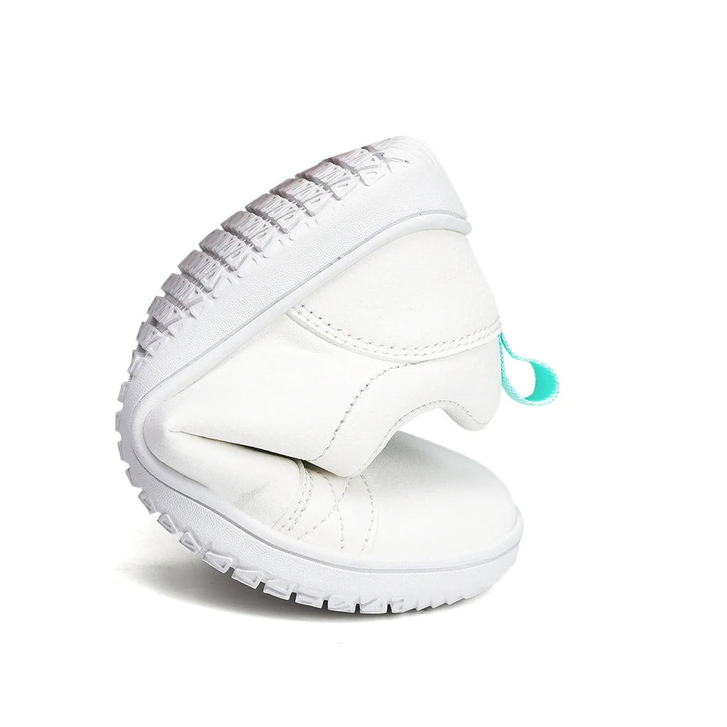 Kids Barefoot Shoes Boys Girls Wide Toe Minimalist Fashion Sneakers Lightweight Hook Loop Artificial Leather Walking Flats