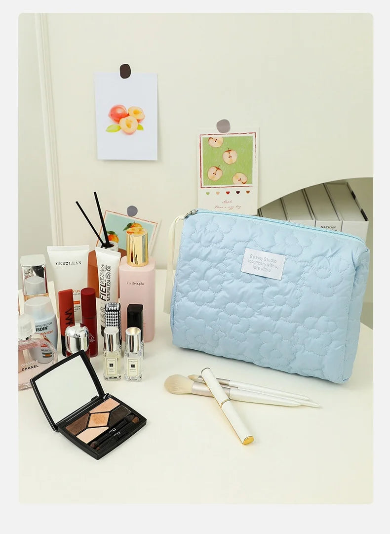 Embroidery Large-Capacity Cosmetic Bag Waterproof Portable Storage Bag Travel Makeup Pouch
