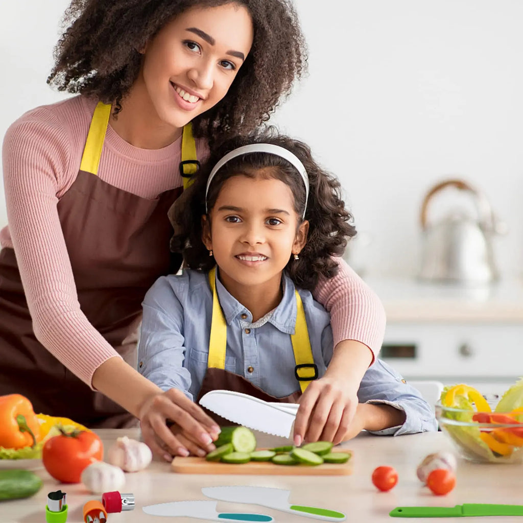 Kids Cooking Set Toys Montessori Kitchen Tools for Toddlers Kids Safety Plastic Knife Set With Cutting Board for Real Cooking