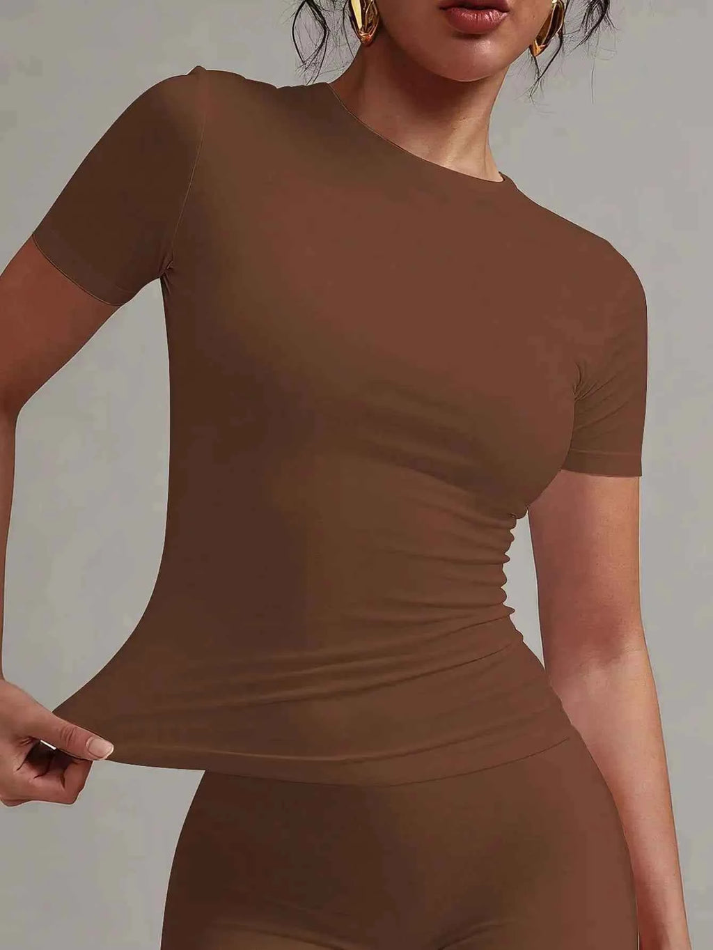 Women's White Solid Round Neck Short Sleeve Fitted T-Shirt for Summer Casual Wear